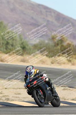 media/Nov-16-2025-Race Pace (Sun) [[8c5fa54630]]/Non Verified Riders (1st 20 Minutes)/2-Turn 10 (1010am)/